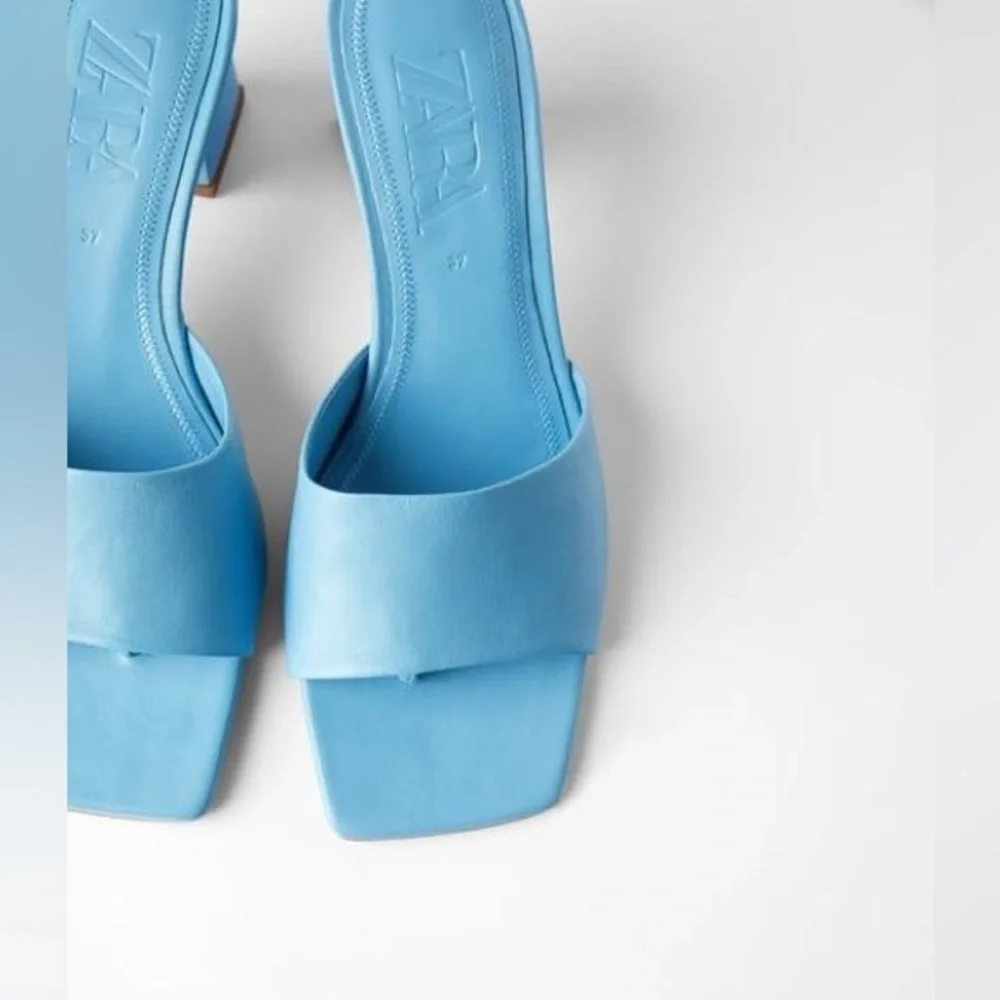 Zara Blue Heels - Picture 2 of 5